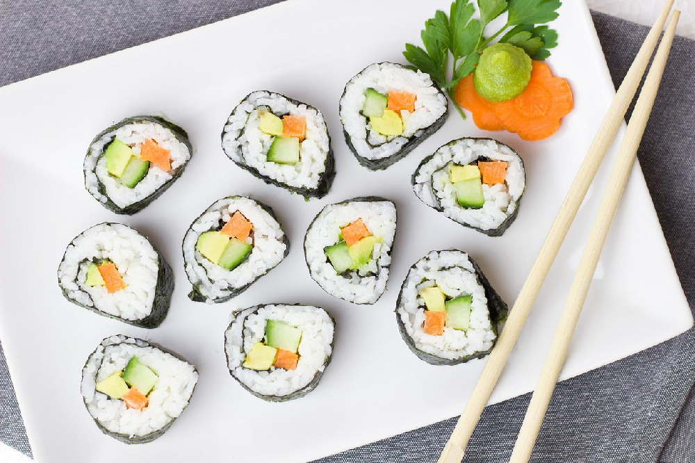 Niestandardowe menu weselne - pomysł na sushi